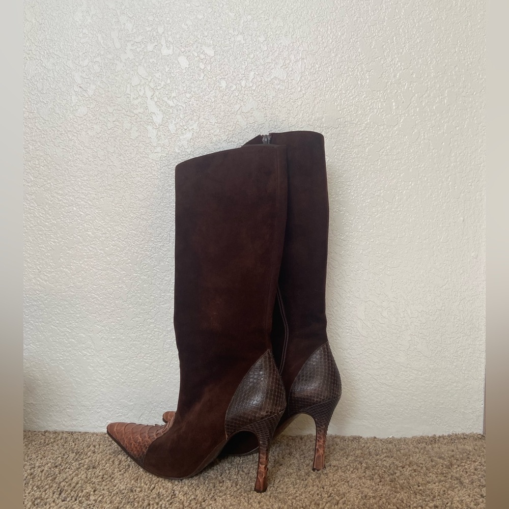 VINTAGE Italian snakeskin boots. Pointed toe. Heels. Thrifted.